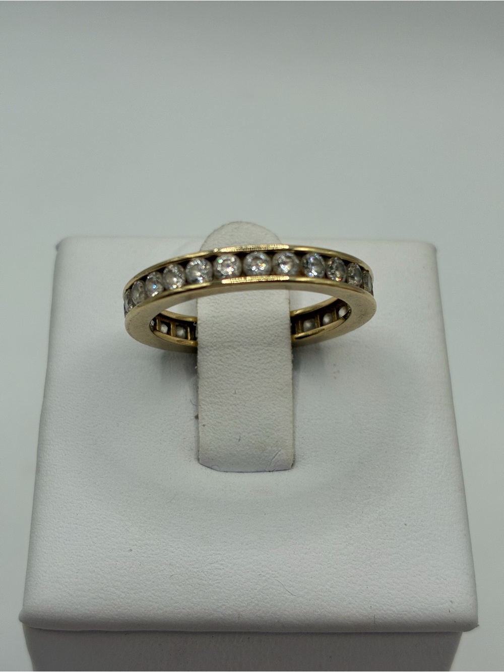 14K Yellow Gold Channel Set Simulated Diamond Band Ring Size 7 Classic Wedding